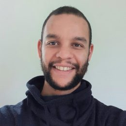 Chargé de communication